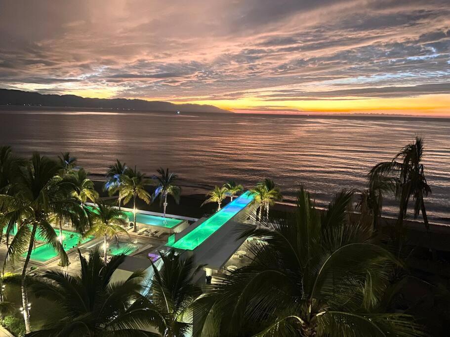 Harbor 7010 By Moikkarentals Beachfront 600Mb Wifi Puerto Vallarta Luaran gambar